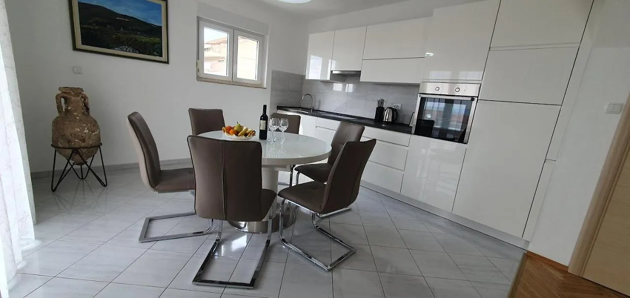 Apartmani Pavlović Krk Town 0*,